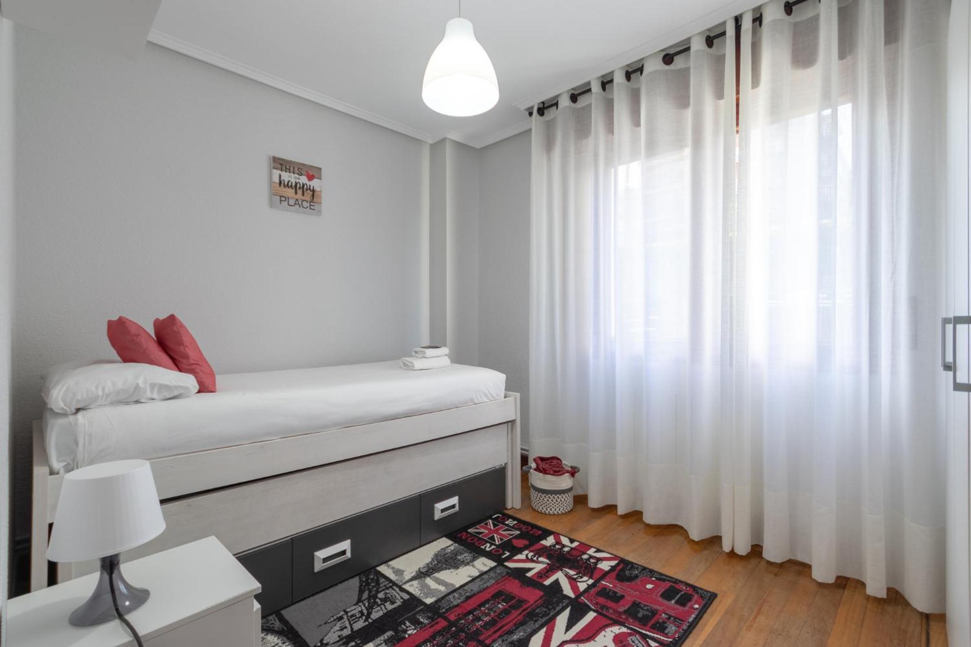 Etxebarria Apartment By People Rentals Бильбао Экстерьер фото